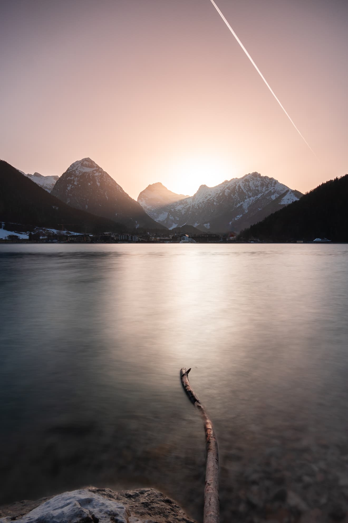 Achensee Treibholz im Abendlicht