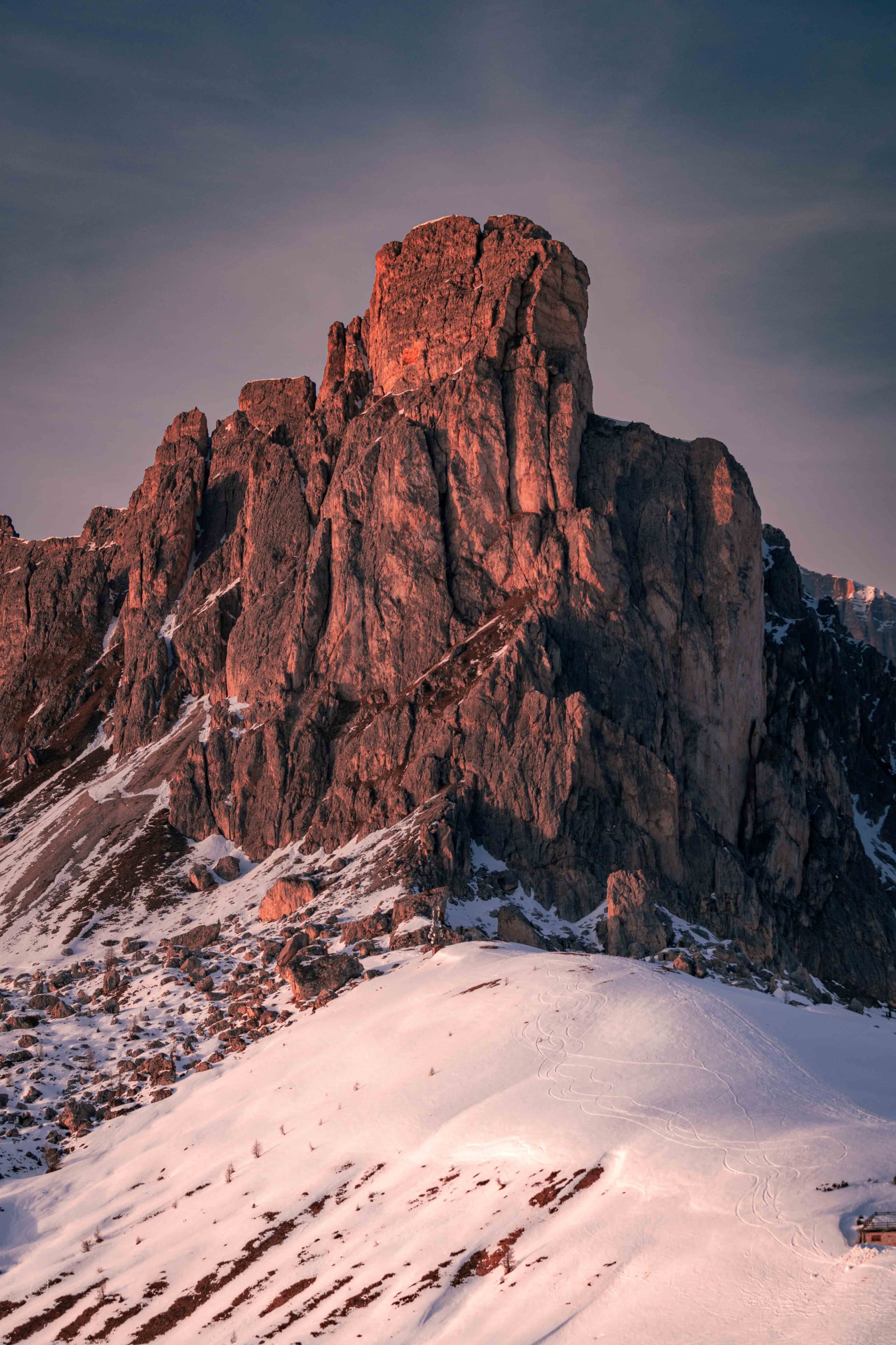 Dolomiten Schneegrat bei Sonnenuntergang