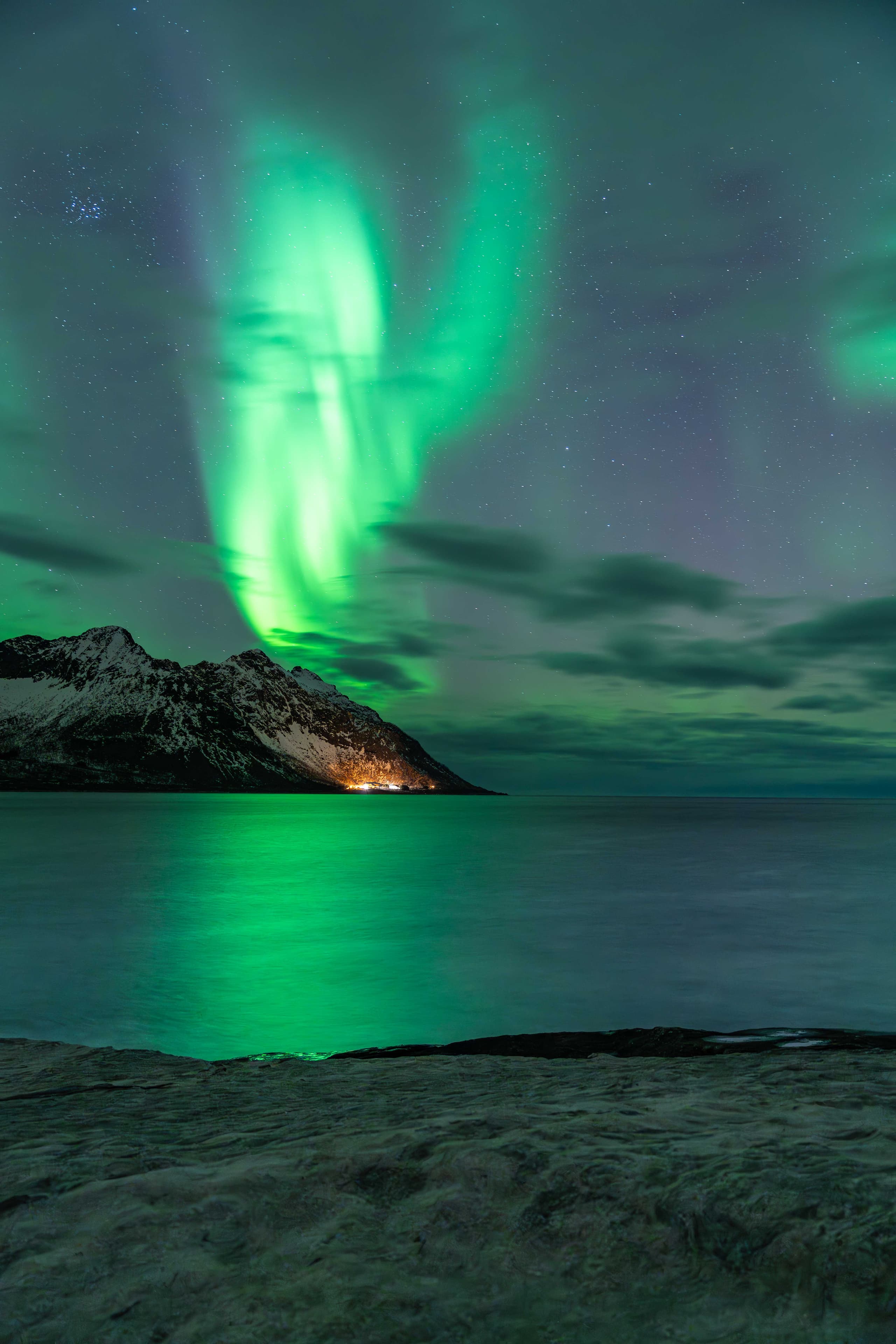 Nordlichter über dem Strand