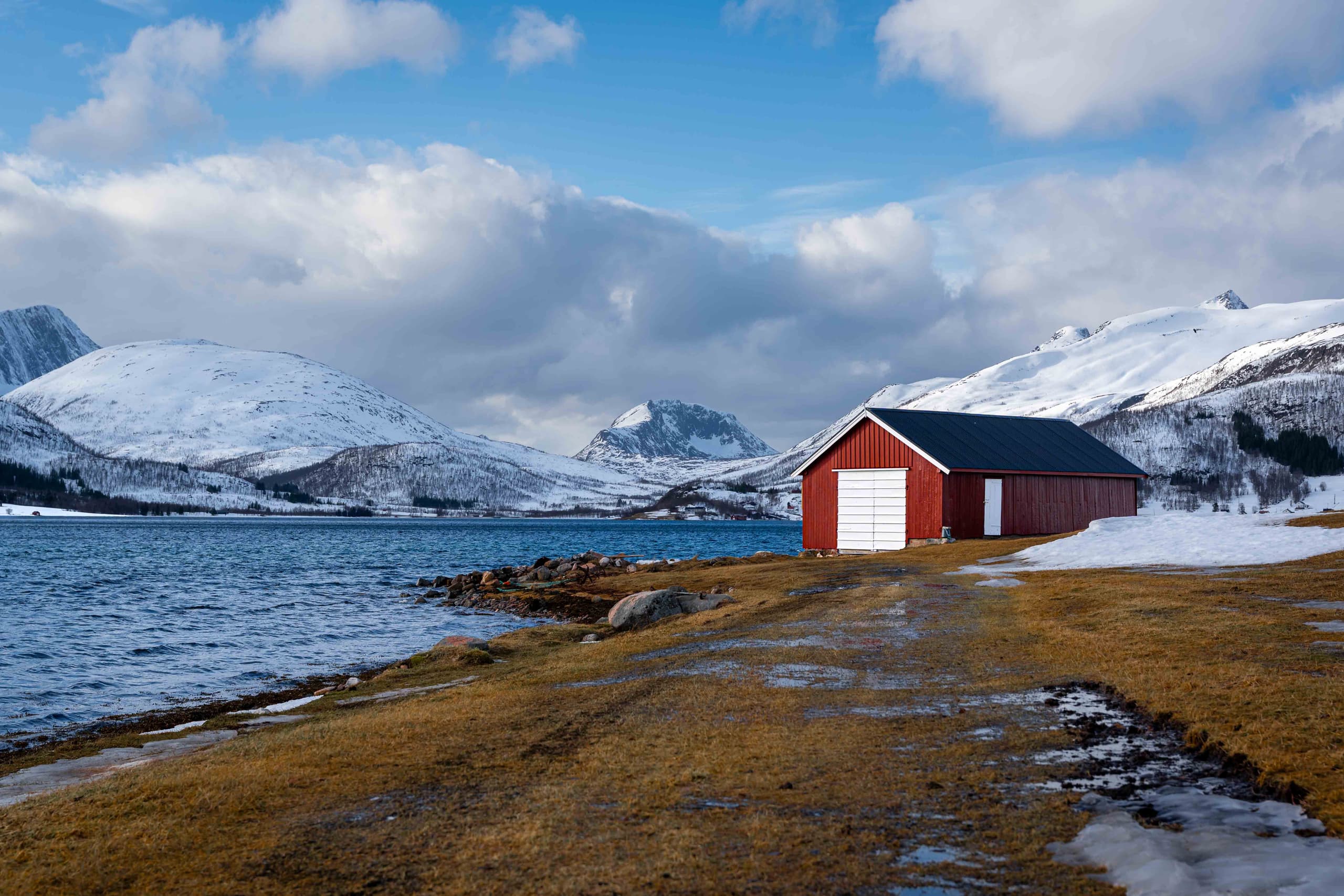 Bootshaus am Fjord in Norwegen