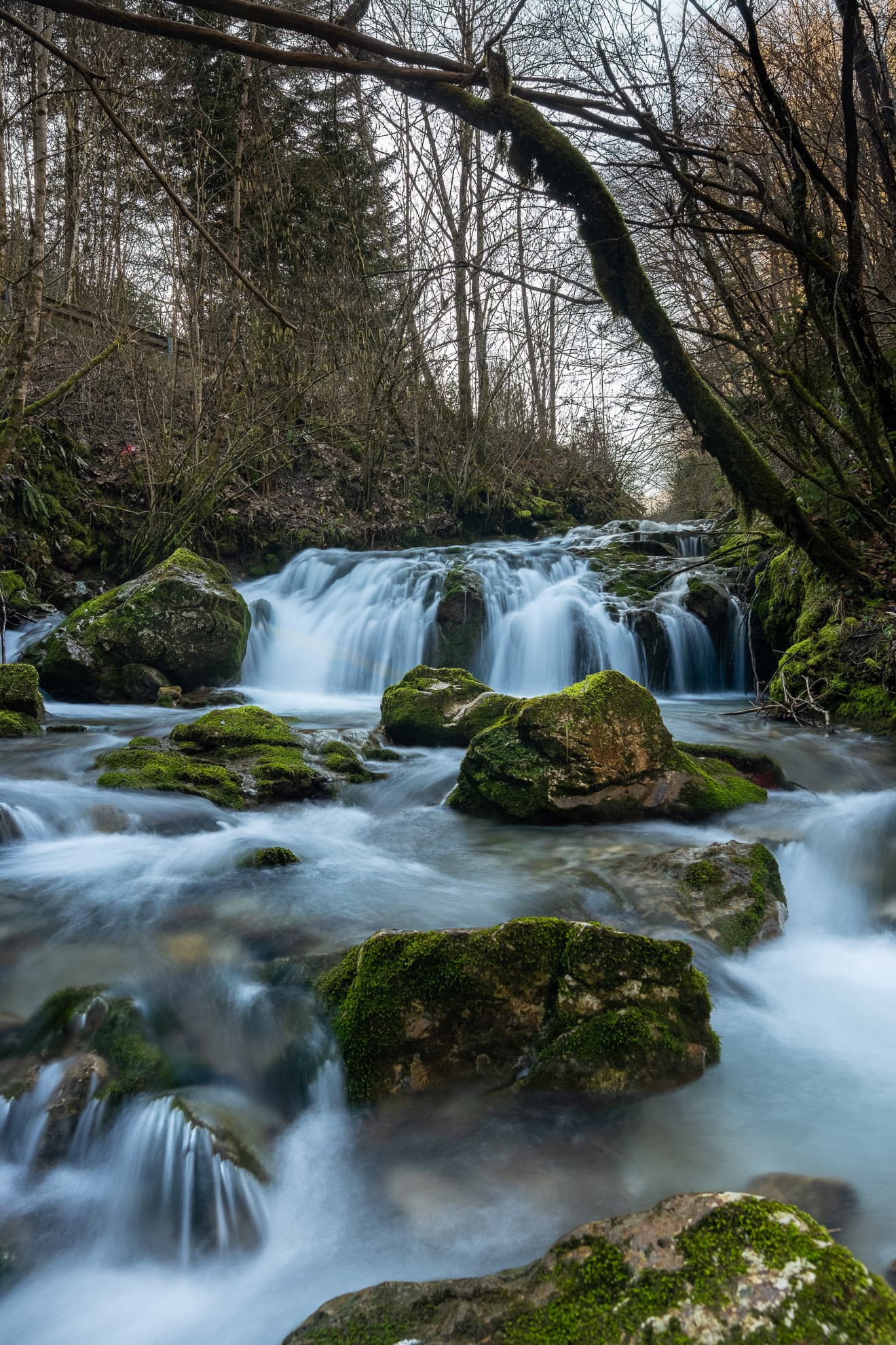 Waldwasserfall Langzeitbelichtung